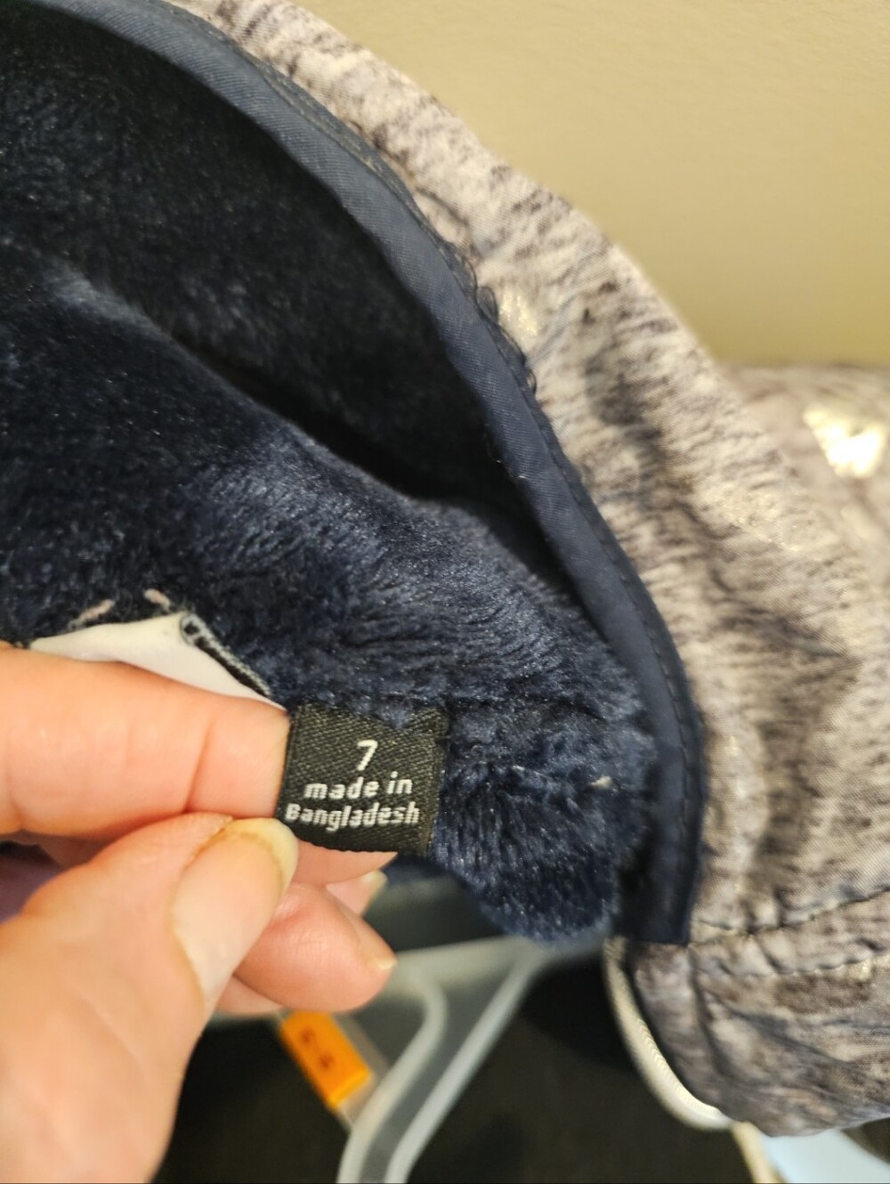 Kids Hooded Winter Jacket - Gray Pattern - Picture 5 of 5